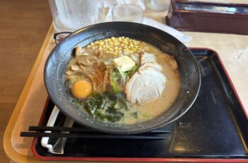 現場ごはんレポ🍙Vol.1「ｱｯﾄﾎｰﾑなﾗｰﾒﾝ屋」